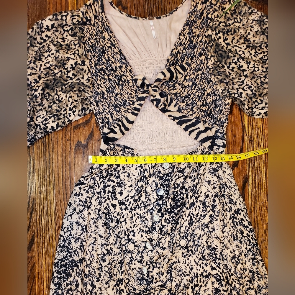 Free People String Of Hearts Printed Maxi Smocked V-Neck Dress Tan & Black Sz L - Picture 9 of 15